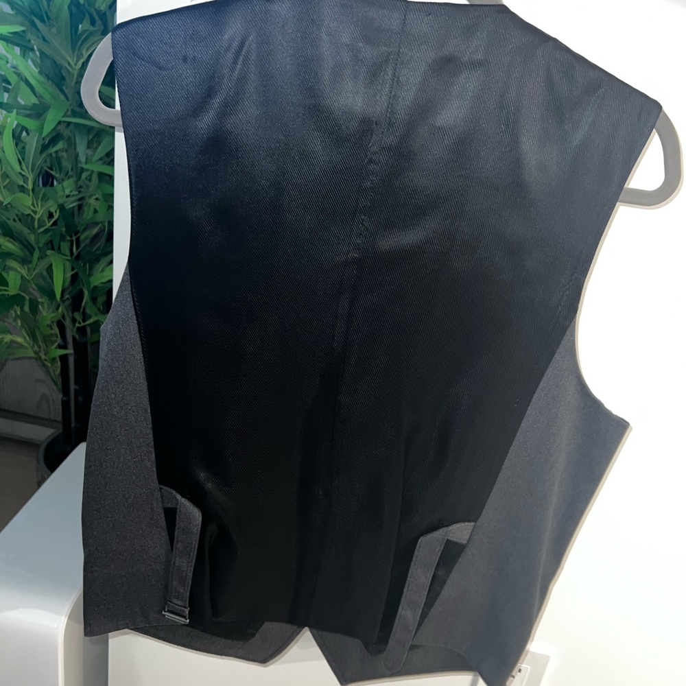 Express mens vest